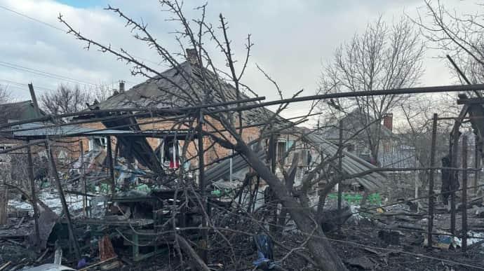 Одна особа загинула, дев'ять отримали поранення внаслідок обстрілів РФ по Донецькій області.