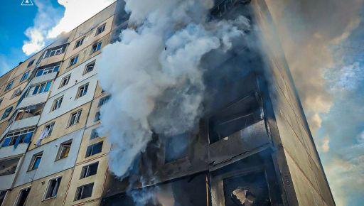 Occupiers shelled the outskirts of Kupiansk, setting a nine-story building on fire.