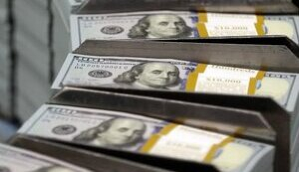 Нацбанк збільшив продаж валюти з резервів до $1,8 мільярда за місяць