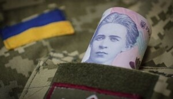 Українці за час війни задонатили на банки monobank мільярд євро