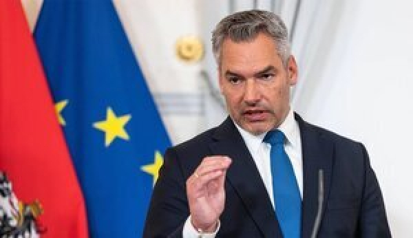 Австрія та Угорщина блокуватимуть передачу доходів від заморожених активів РФ на зброю для України (оновлено)